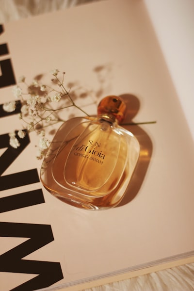 العطور ومستحضرات التجميل